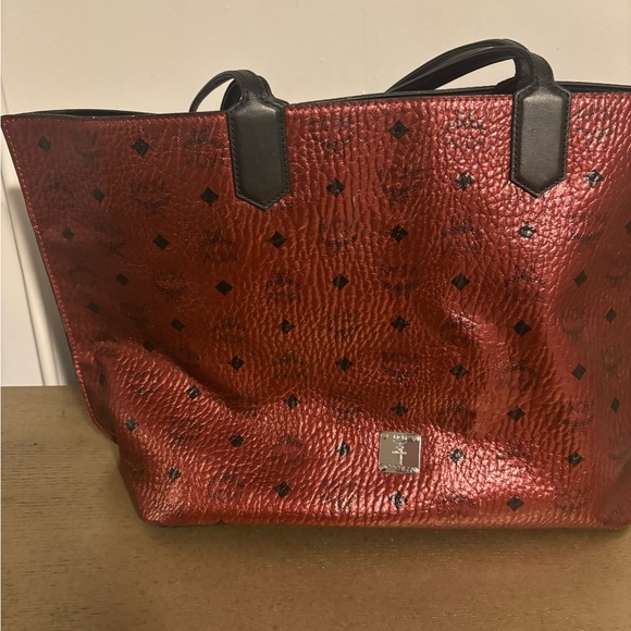 Authentic MCM burgundy shoulder bag in good condition - Picture 1 of 3